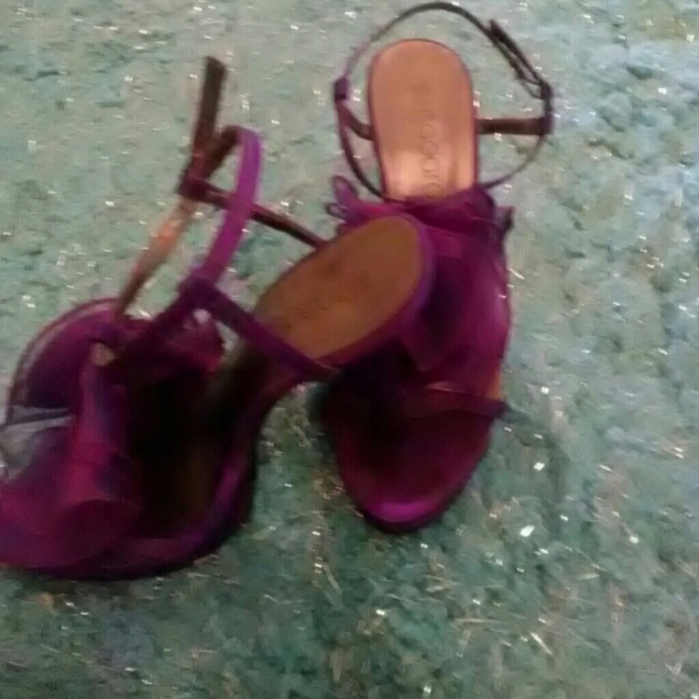 Shoes - Picture 2 of 3